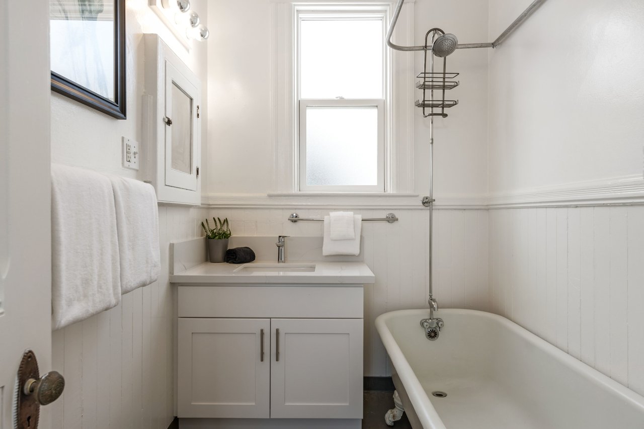 Top-Floor Two Bed Condo on 24th Street