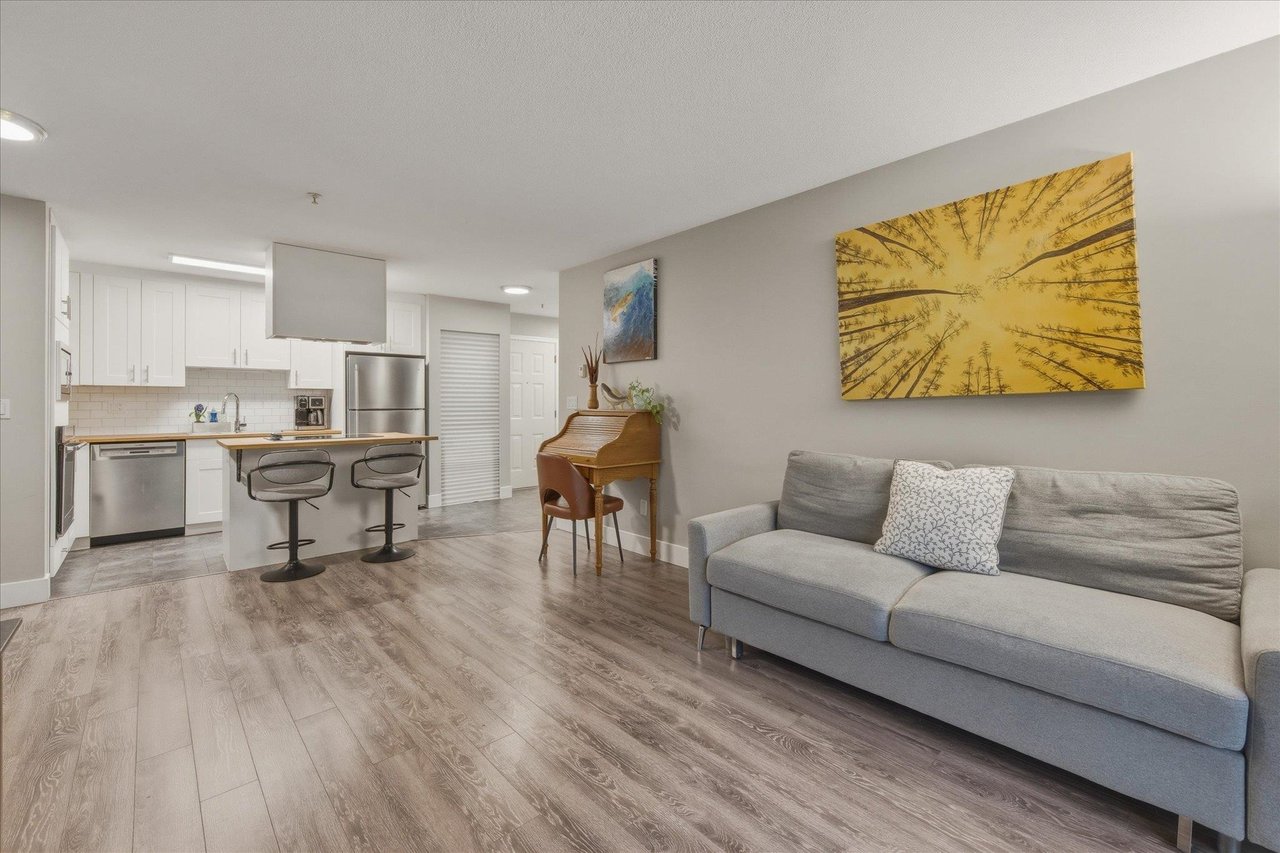 C102-40140 Willow Cres