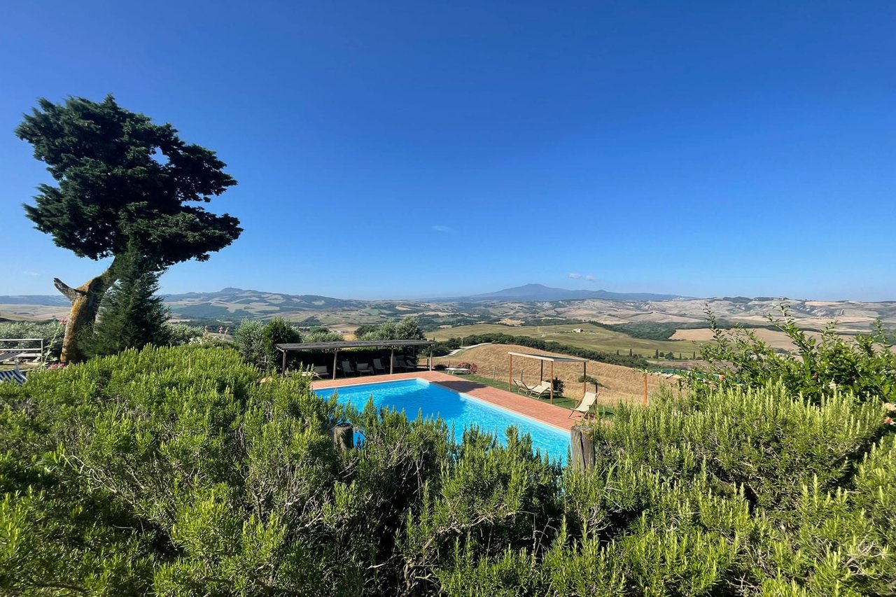 TENUTA IL GRANO “Charming Panoramic Farmhouse For Sale in Val d'Orcia”