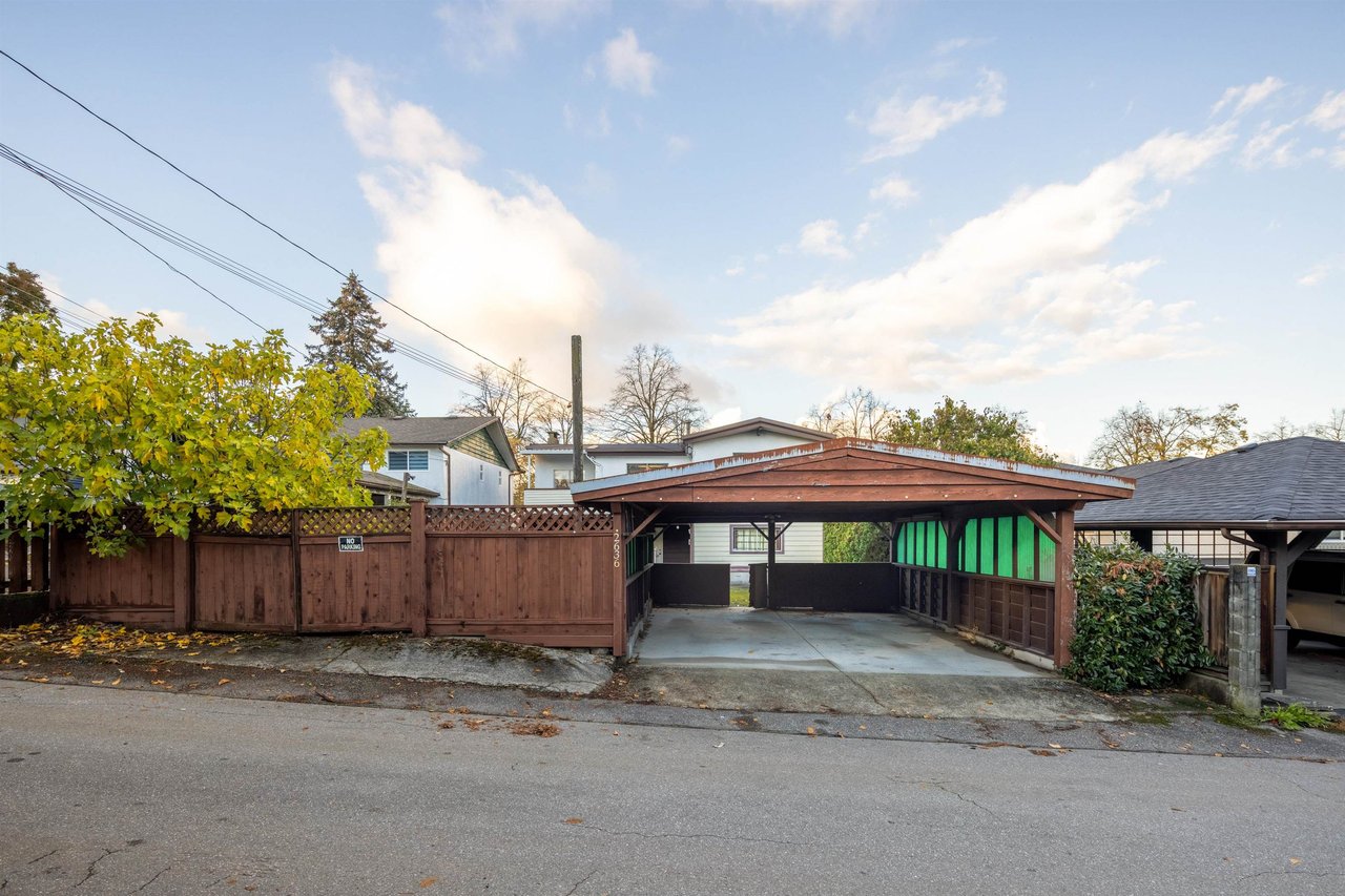 2636 E 53rd Ave