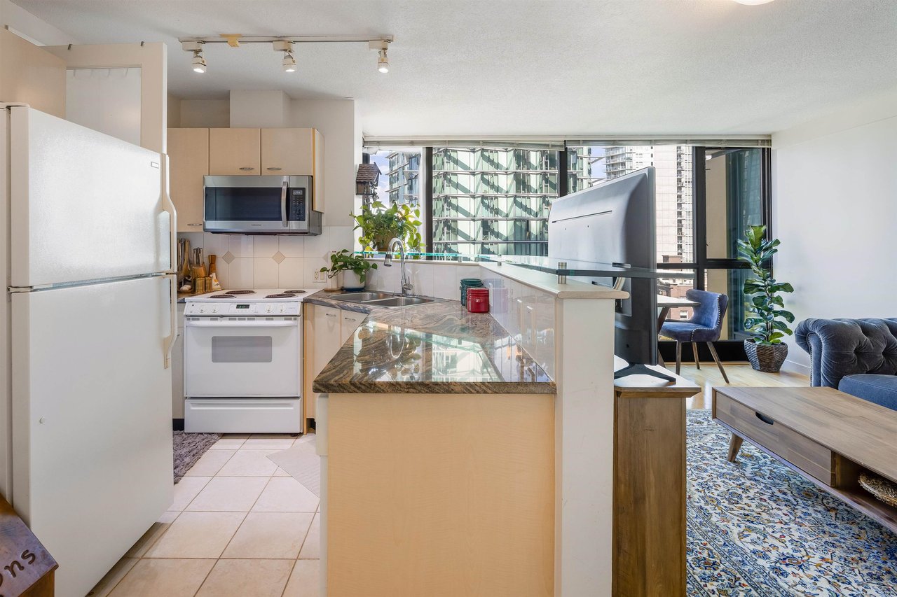 705-1331 Alberni St
