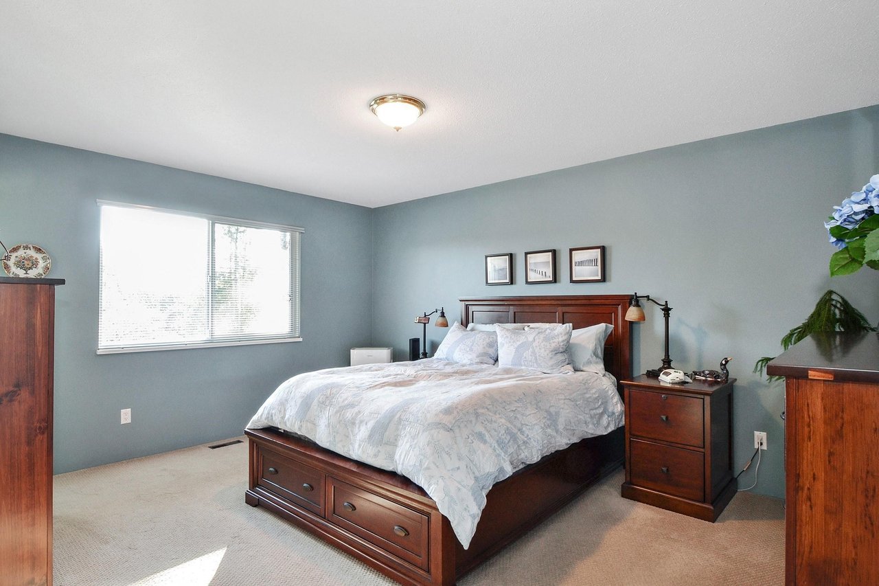 23003 Apple Grove