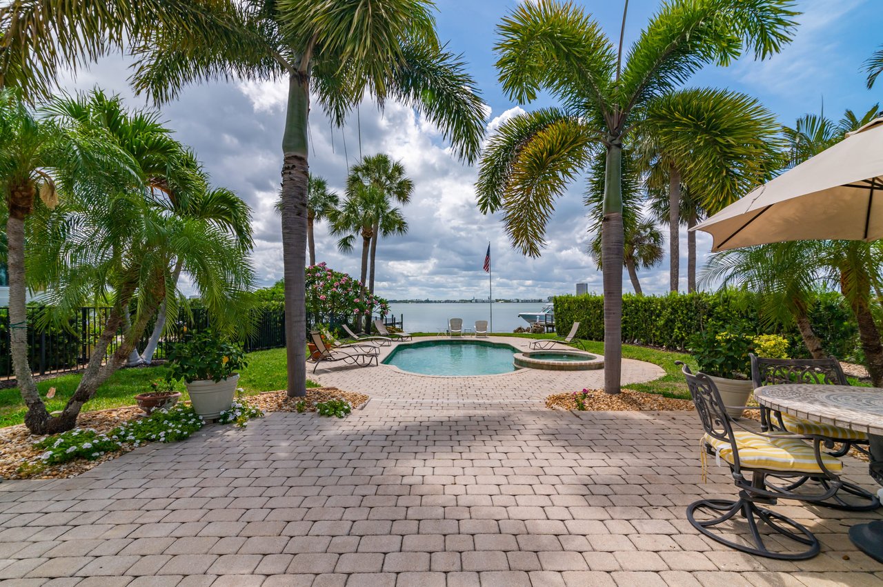 Prestigious Address in Lido Shores