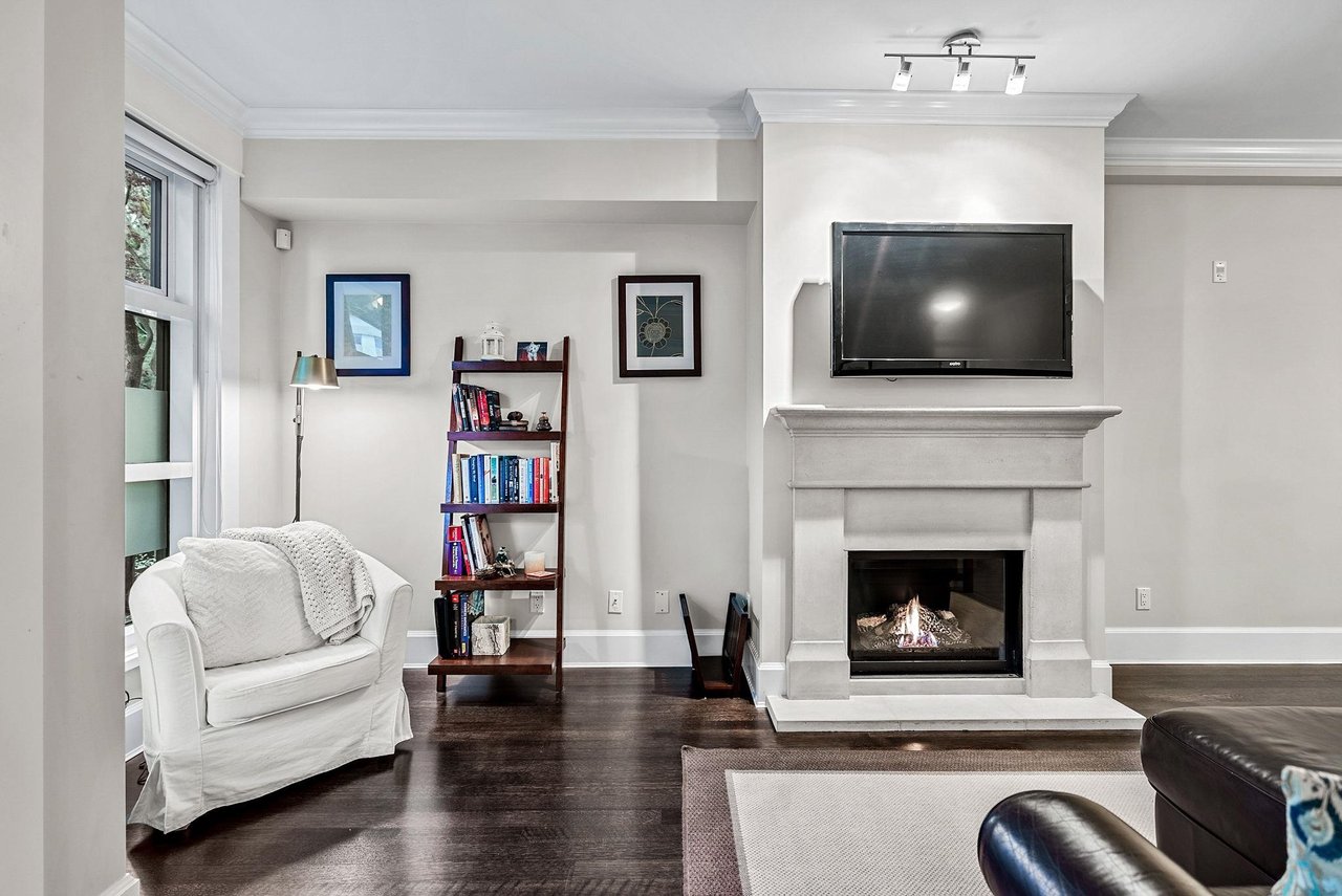 3-1891 Marine Dr