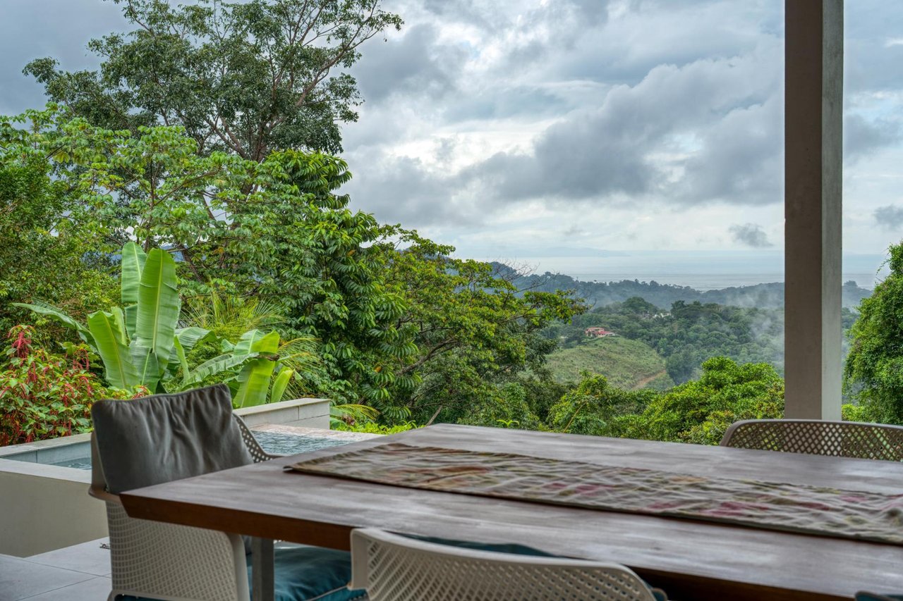Private Infinity Pool Home, Ojochal, Puntarenas