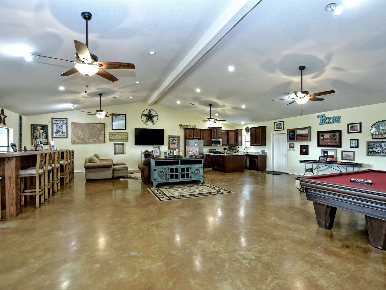 1138 Skyline Dr