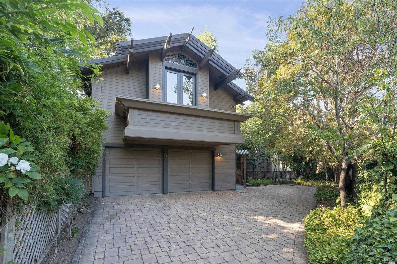 12 Acacia Road