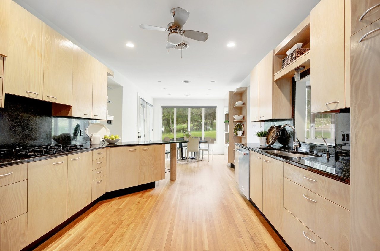 3501 Misty Creek Dr