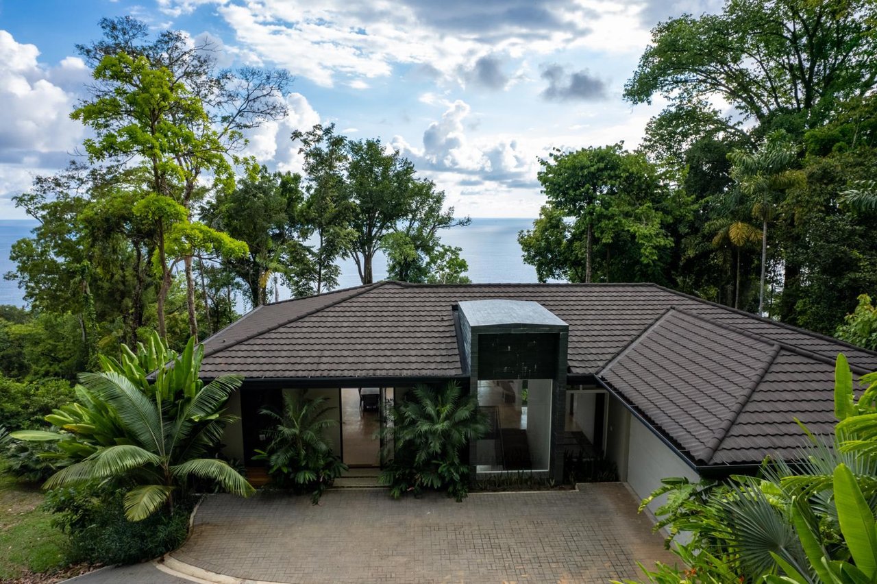 Modern Tropical 4 Bedroom Ocean View in Gated Community