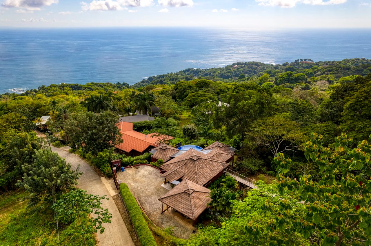 Stunning Ocean Views at Casa Perezoso