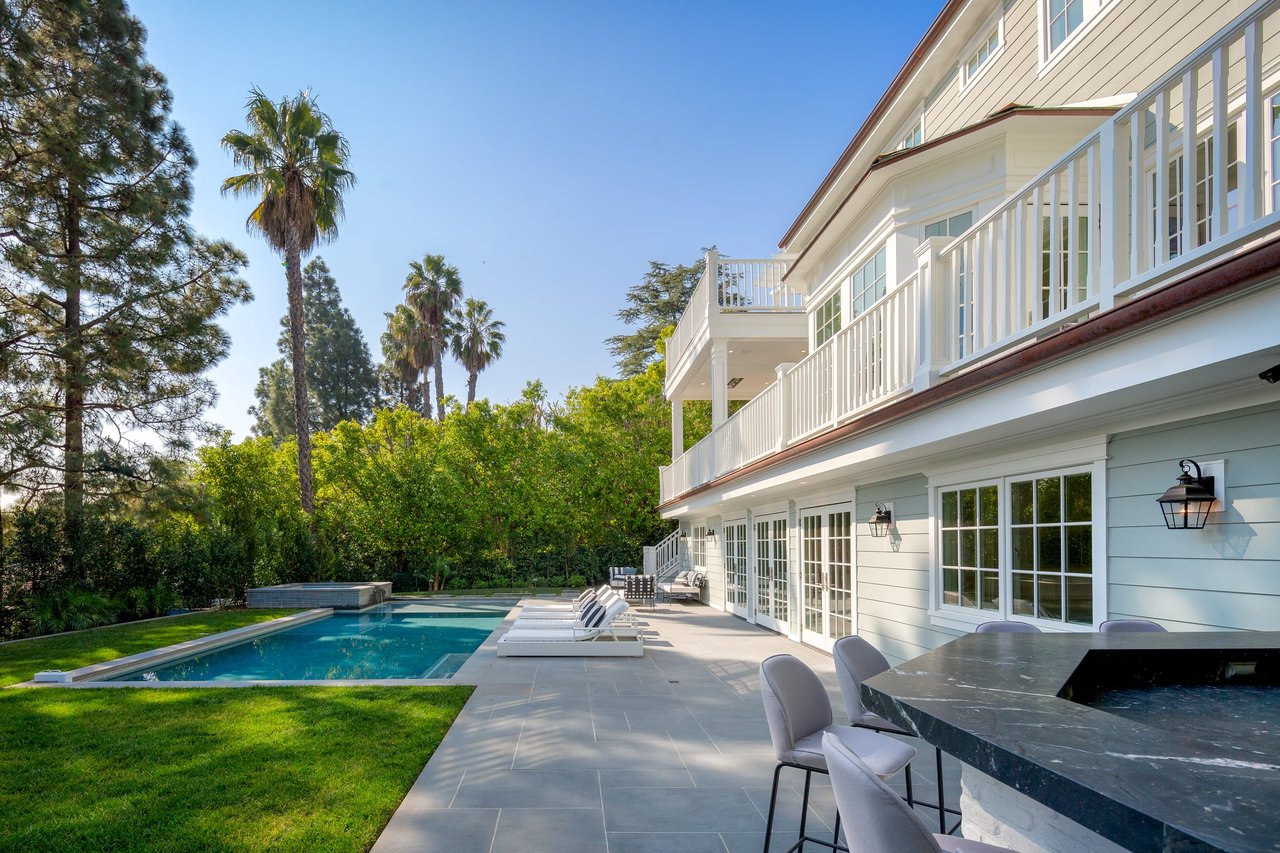 Exquisite Estate in Prime Riviera