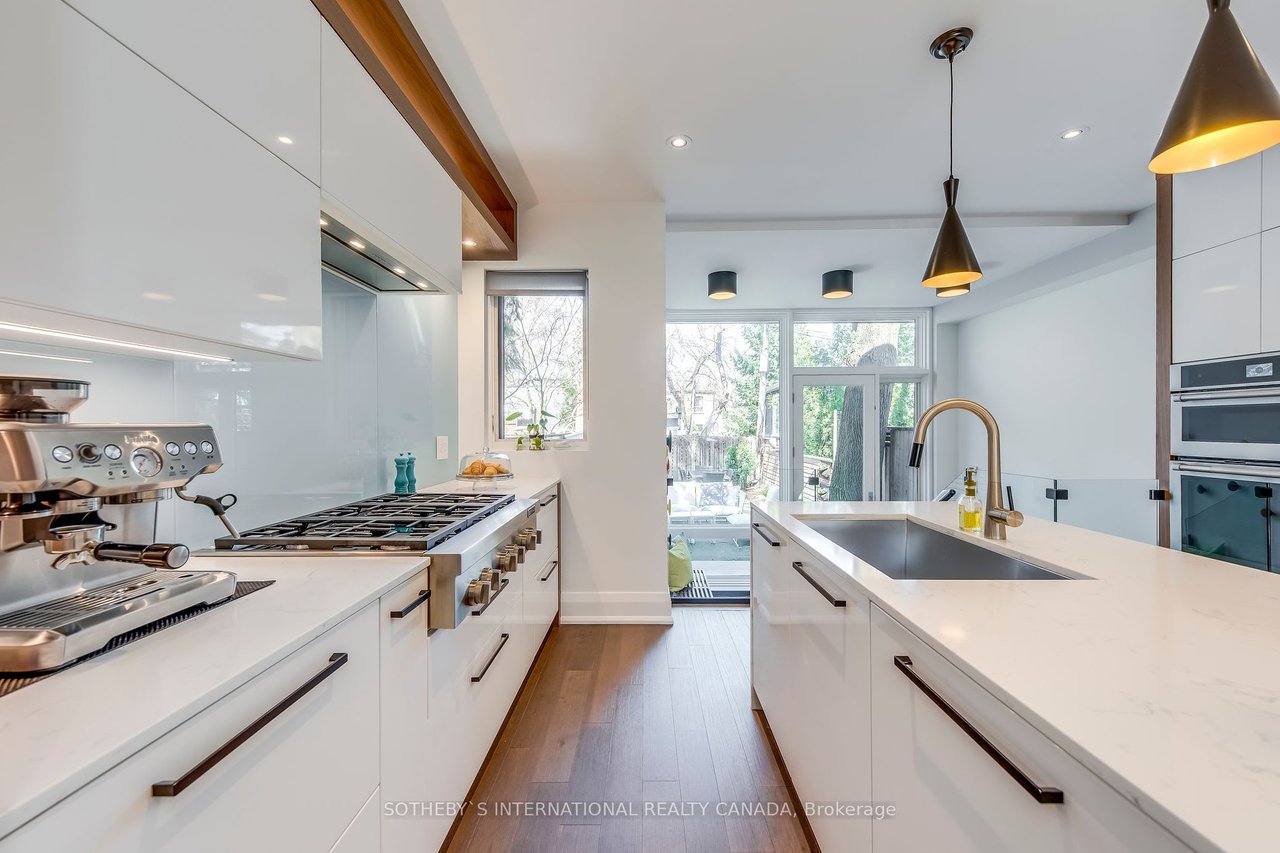 152 Riverdale Ave