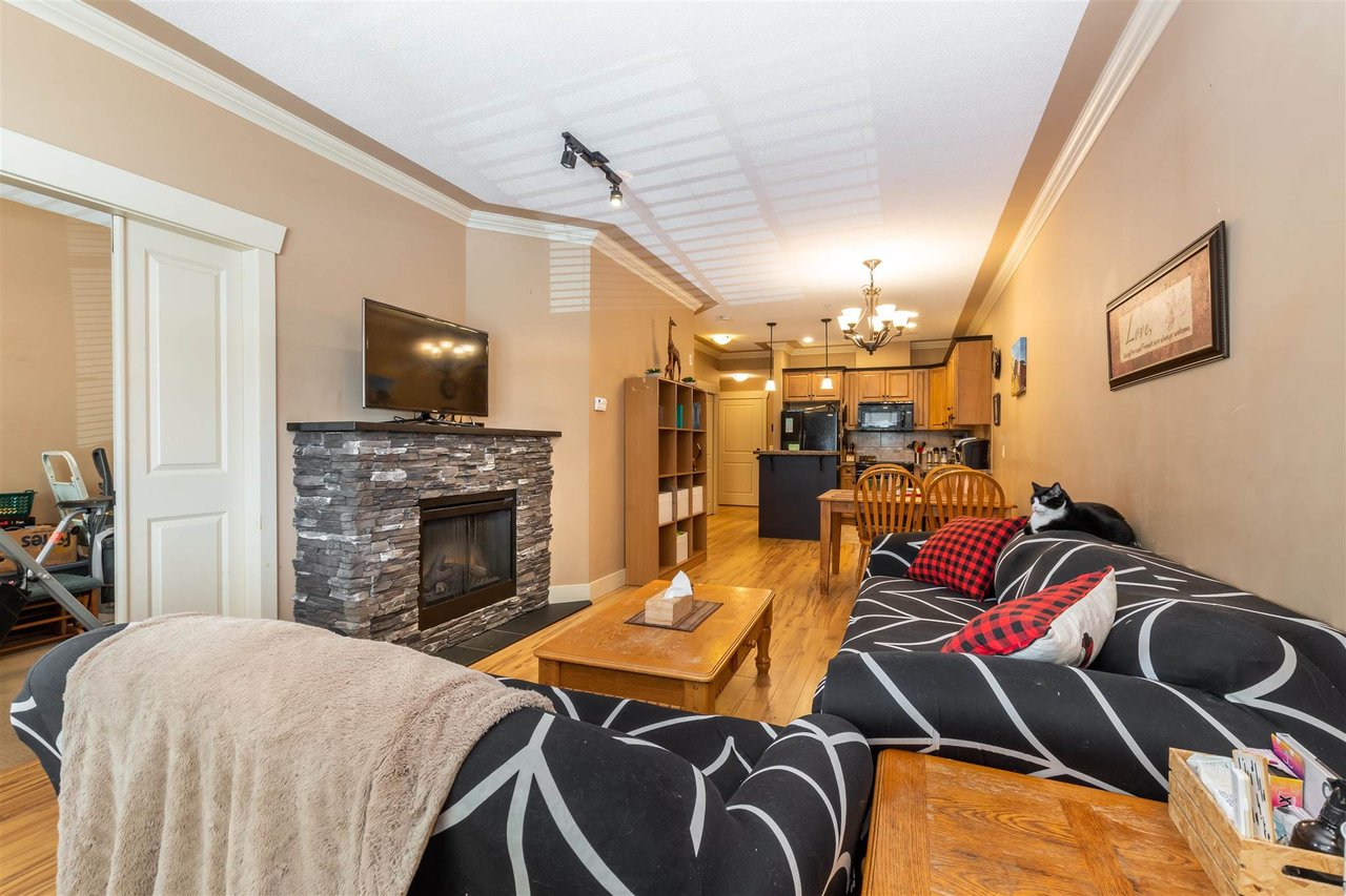 106-45893 Chesterfield Ave