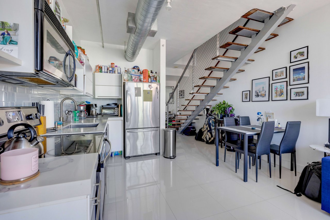 690 SW 1Ct #2308 Miami FL-33130