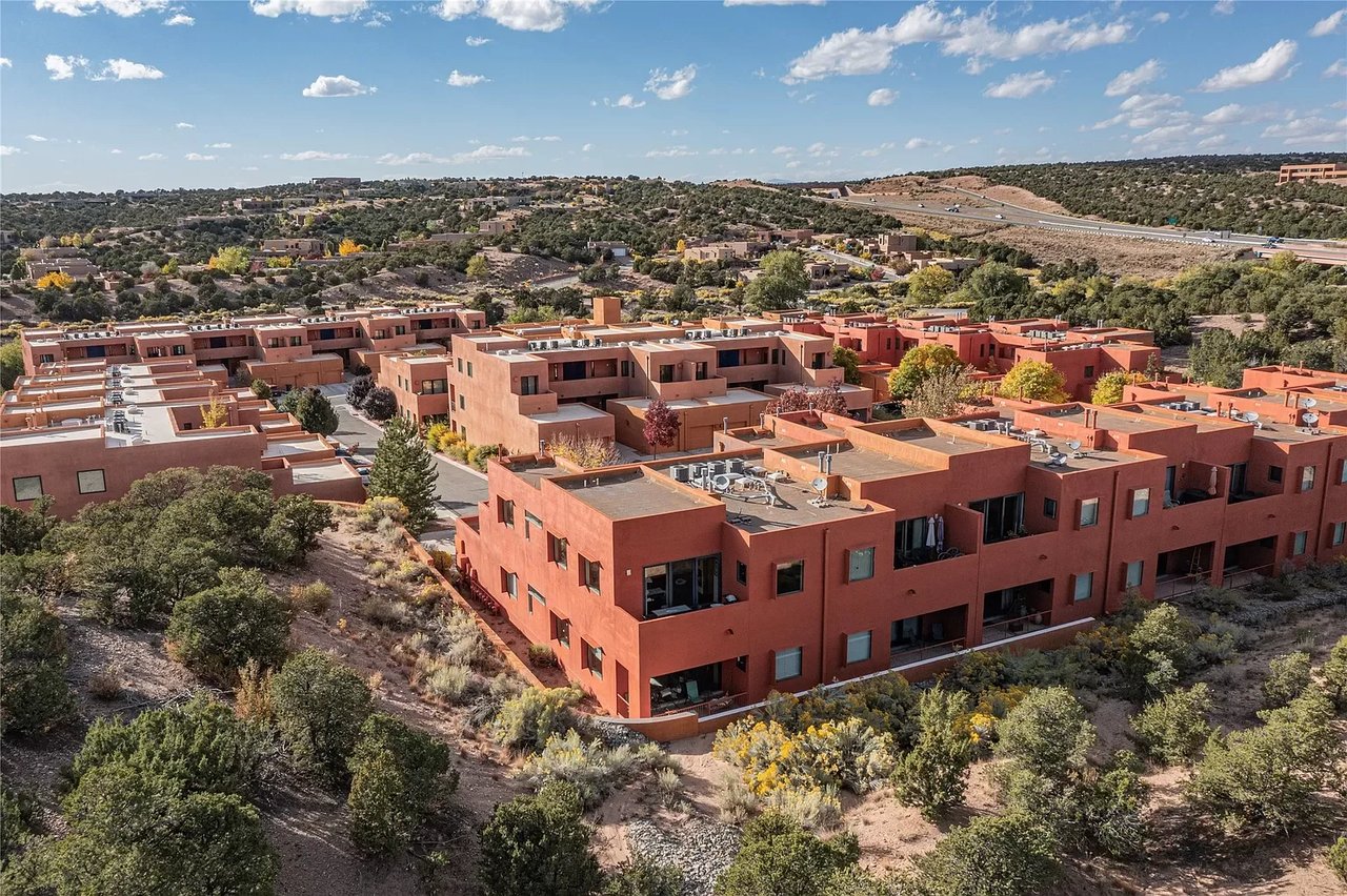 604 Avenida Villa Hermosa #201
