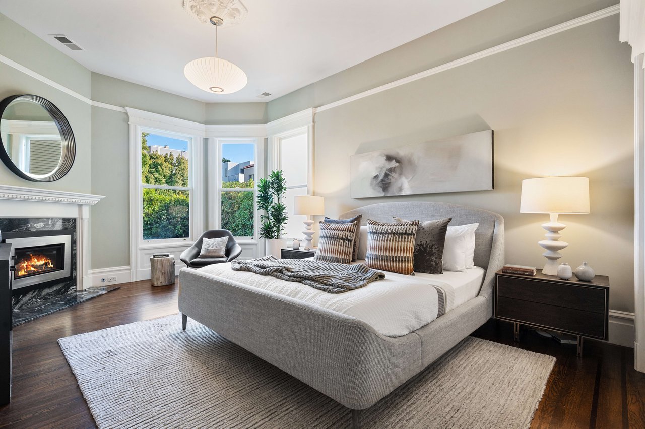 Grand Pacific Heights Home on a Coveted Flat Block between Lafayette & Alta Plaza Parks