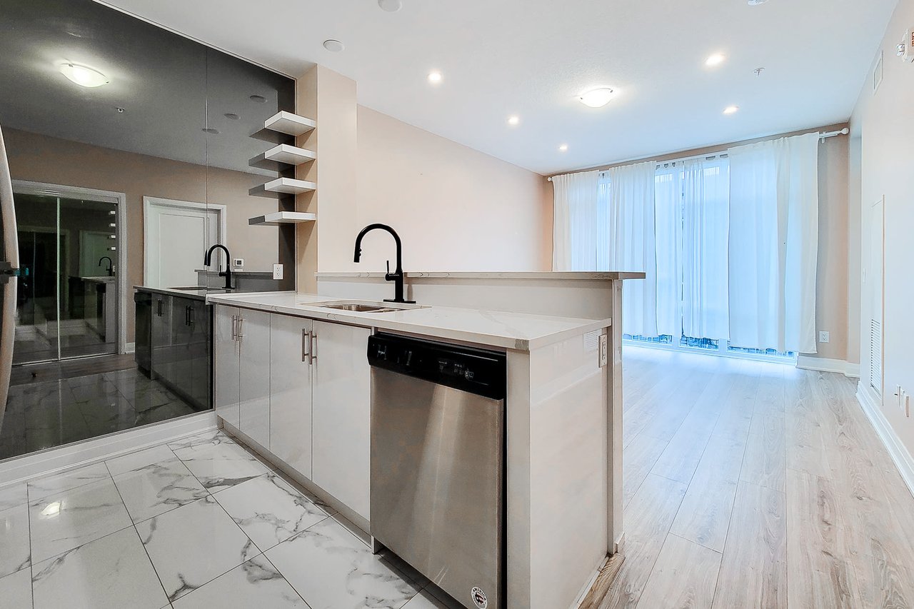 16 Concord Pl Unit: 447