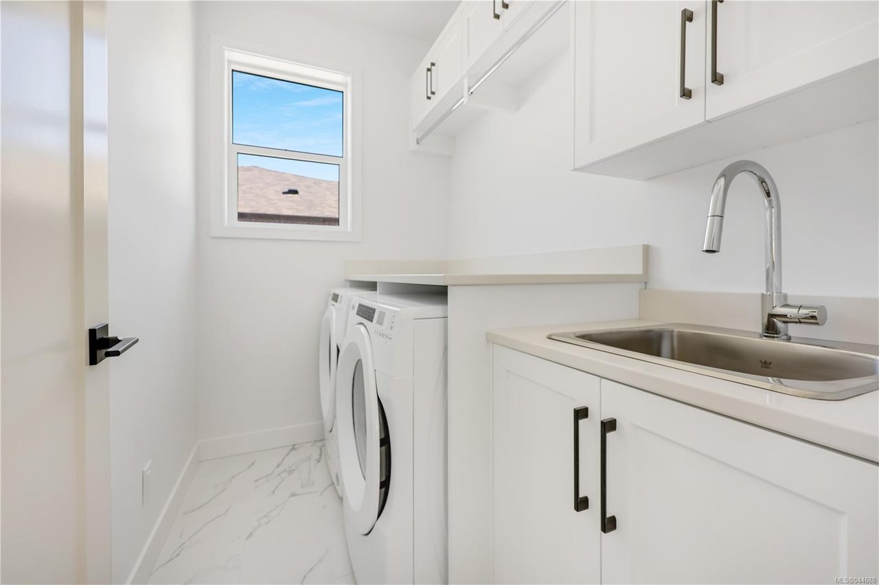7046 Central Saanich Rd, Central Saanich