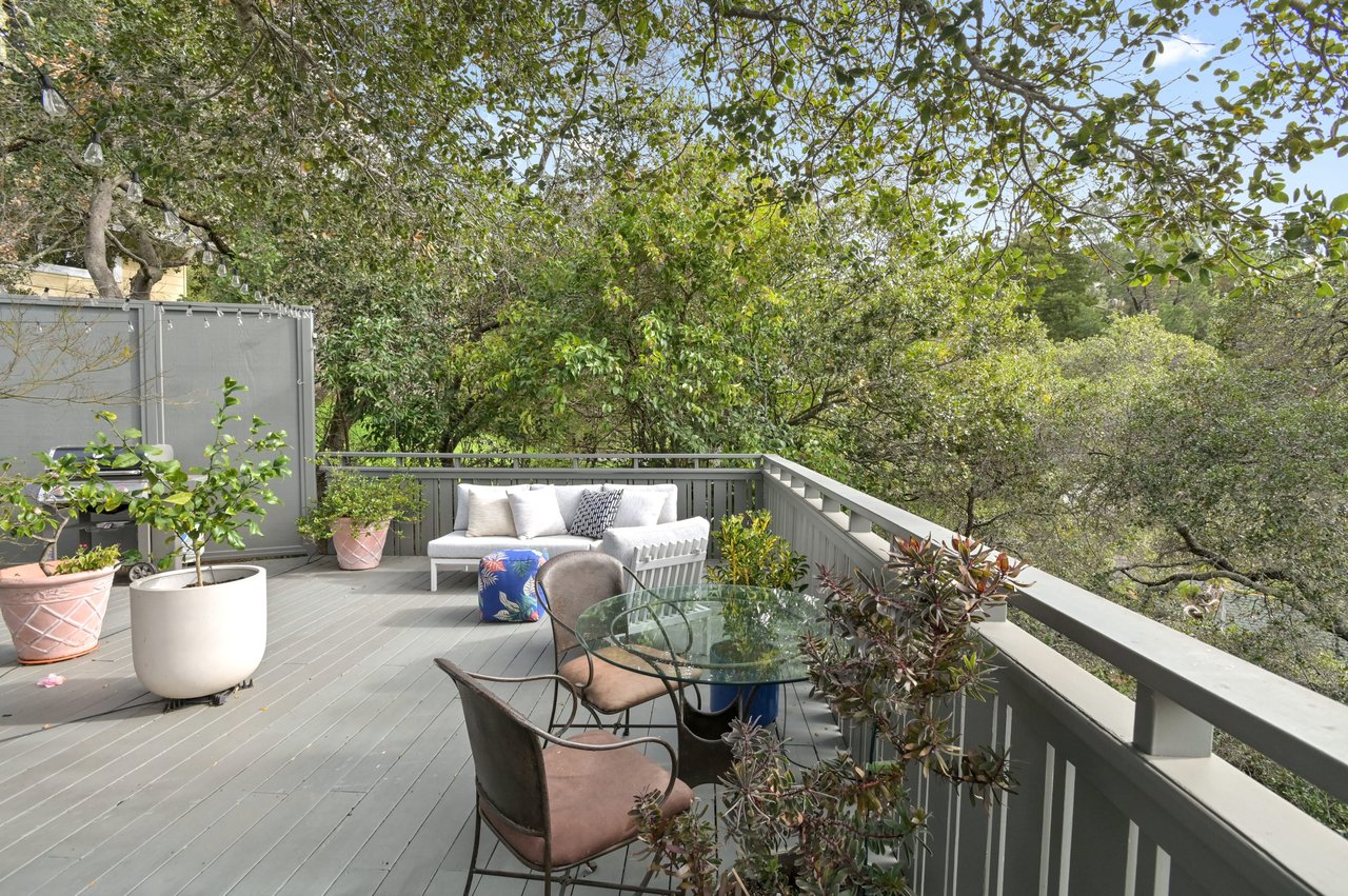 33 Bonnie Brae Dr