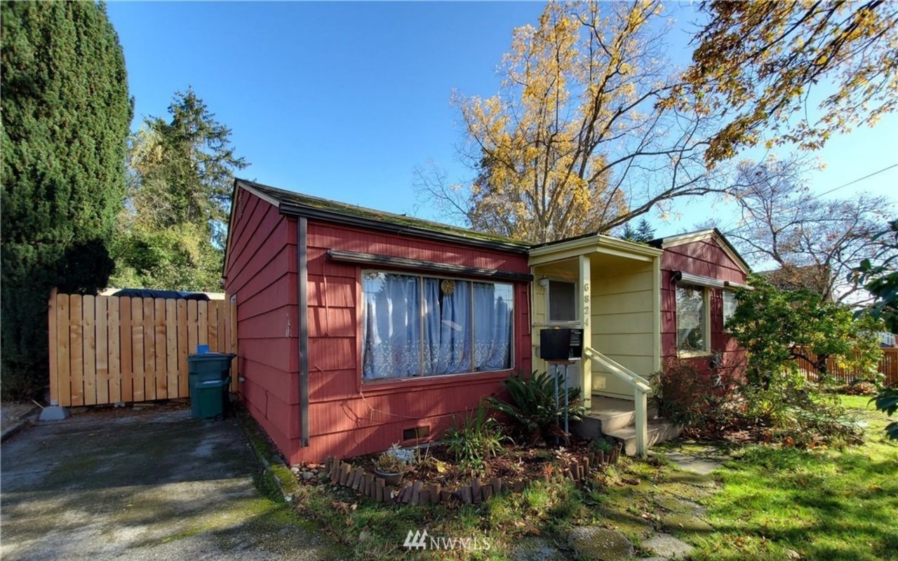 6824 6826 40th Ave NE