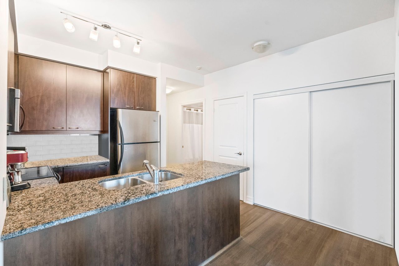 SOLD: Corner Suite At The Desirable 500 St. Clair