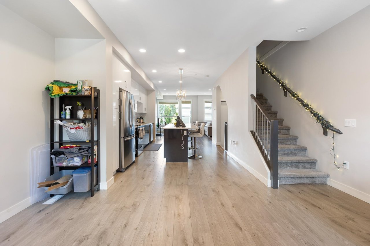 61-8413 Midtown Wy