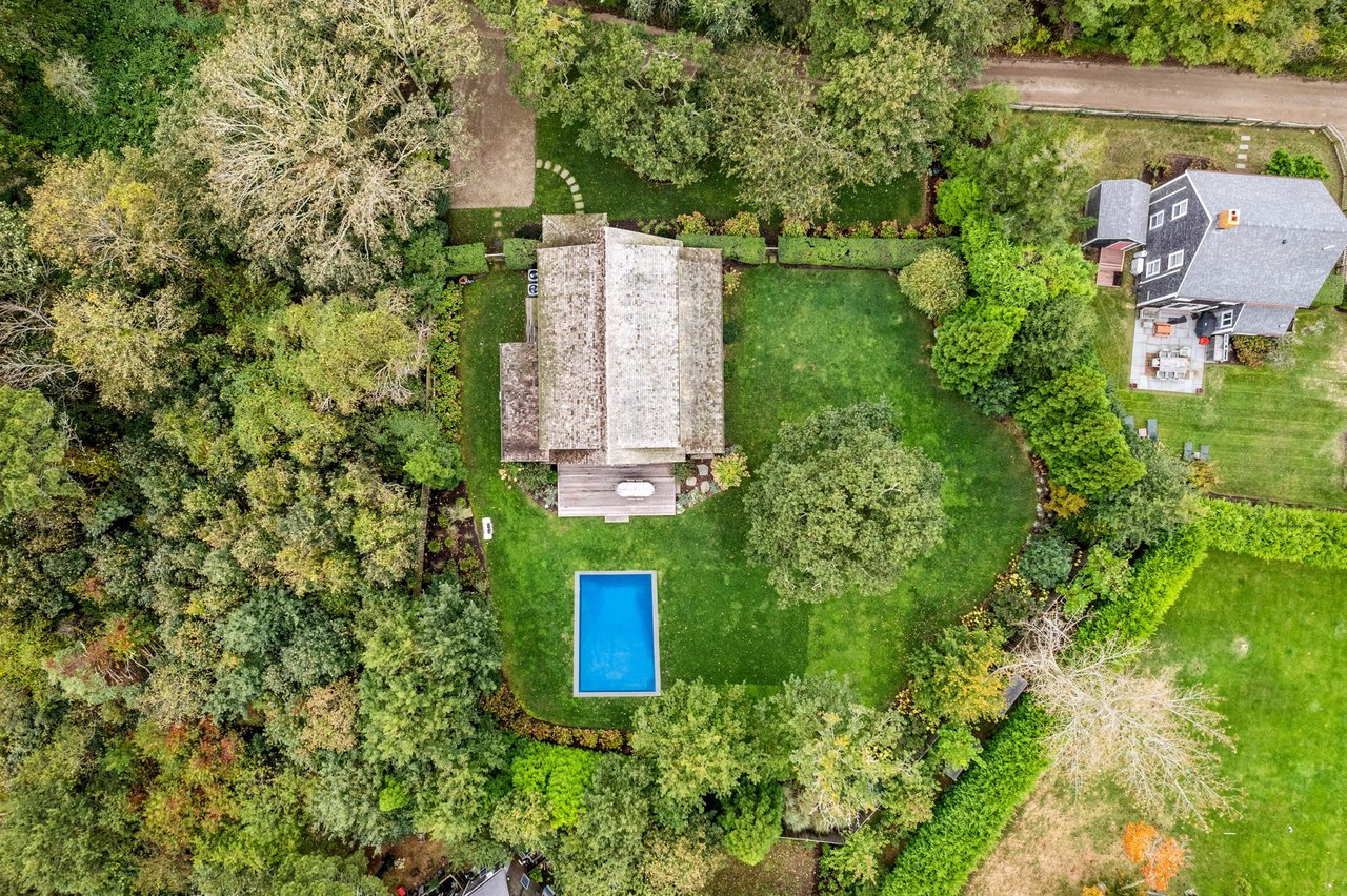 6 Oak Hollow Ln