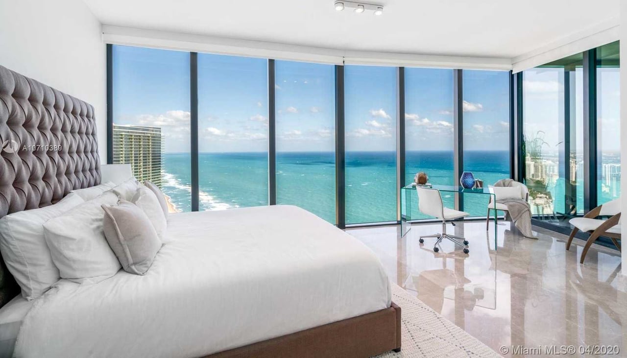 18555 Collins Ave #5105