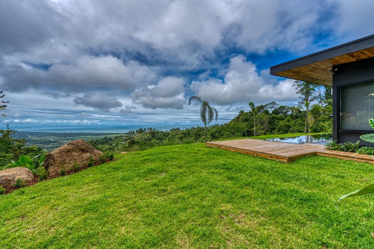 3 Bedroom Ocean View Estate