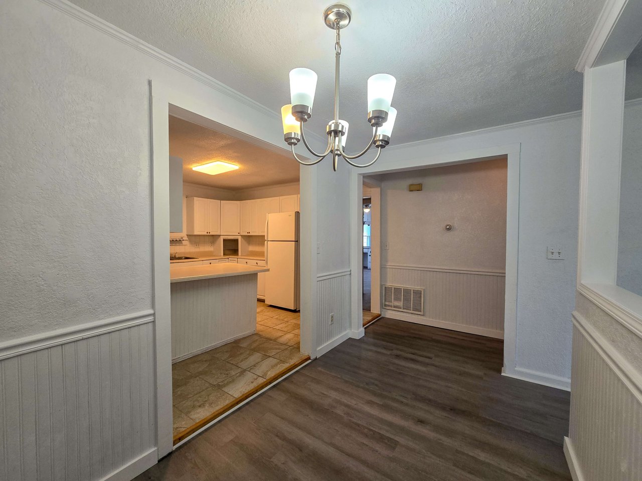 209 E Main St