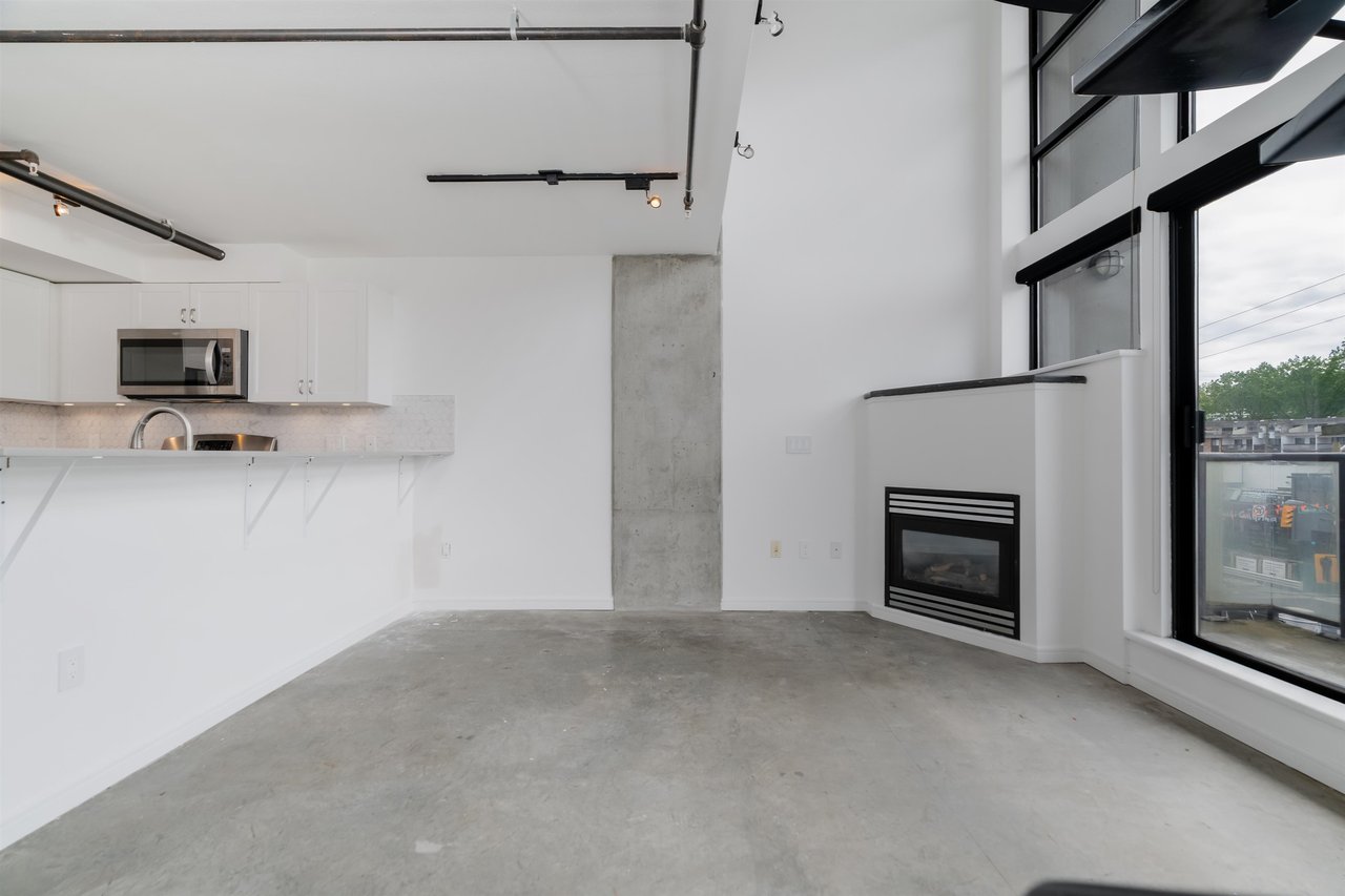 517-428 W 8th Ave