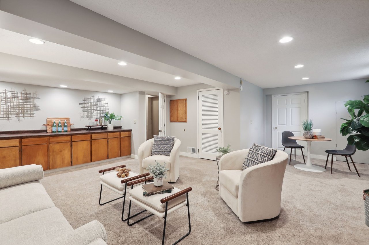 2460 Zealand Ave N, Golden Valley