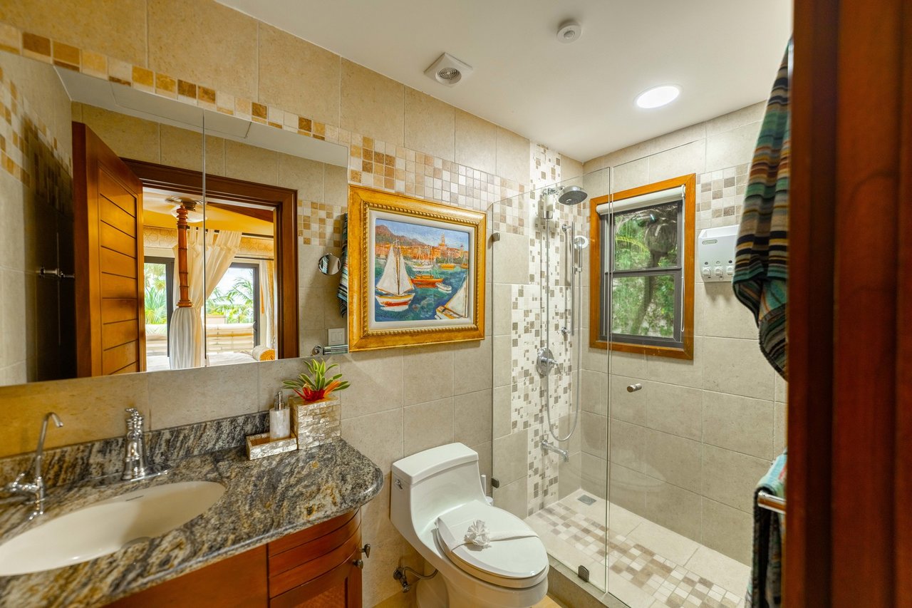 Remodeled Luxury Beach Home, Jaco, Puntarenas