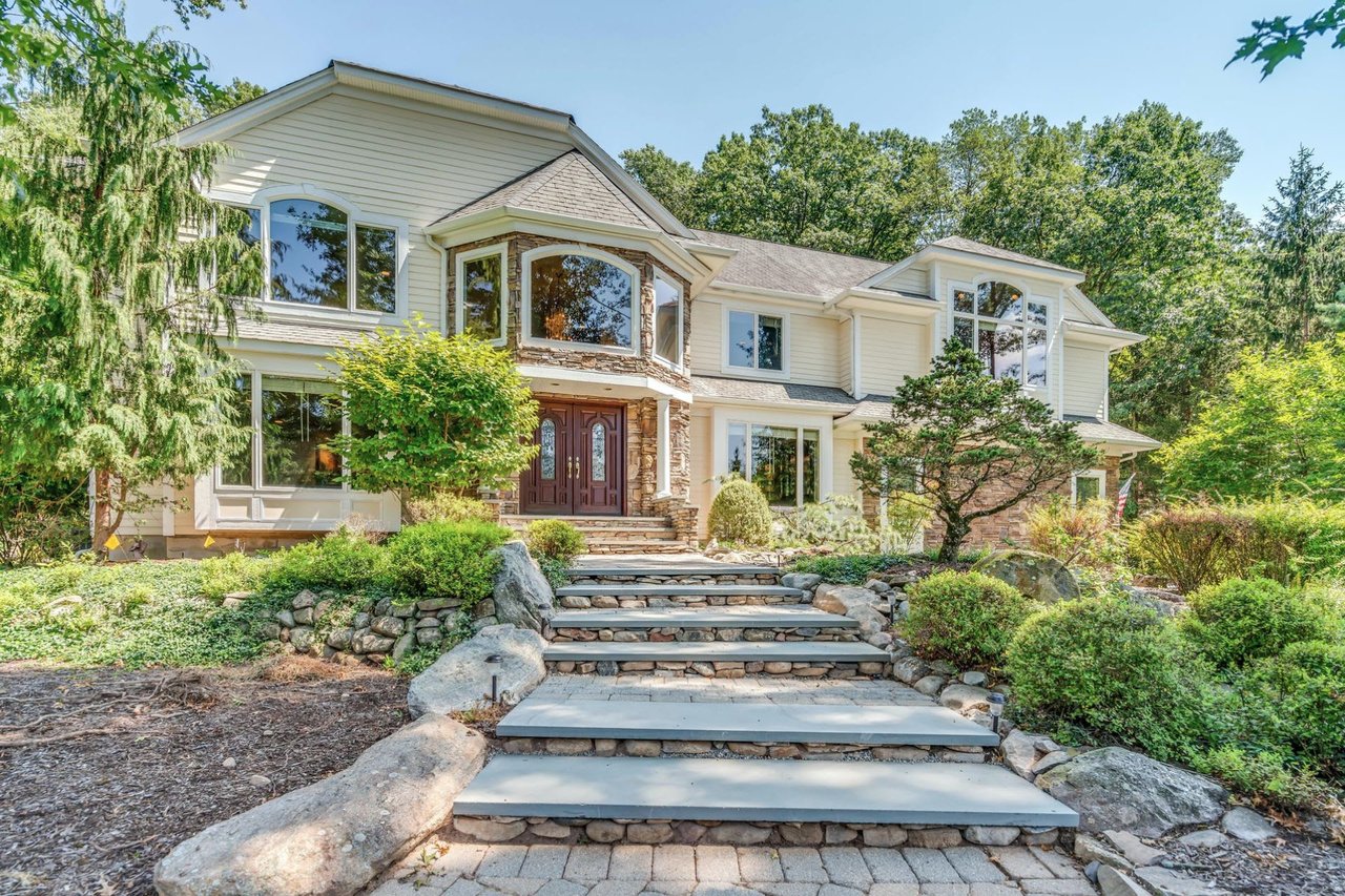 9 Ways to Increase The Number of Offers on Your Upper Saddle River Home