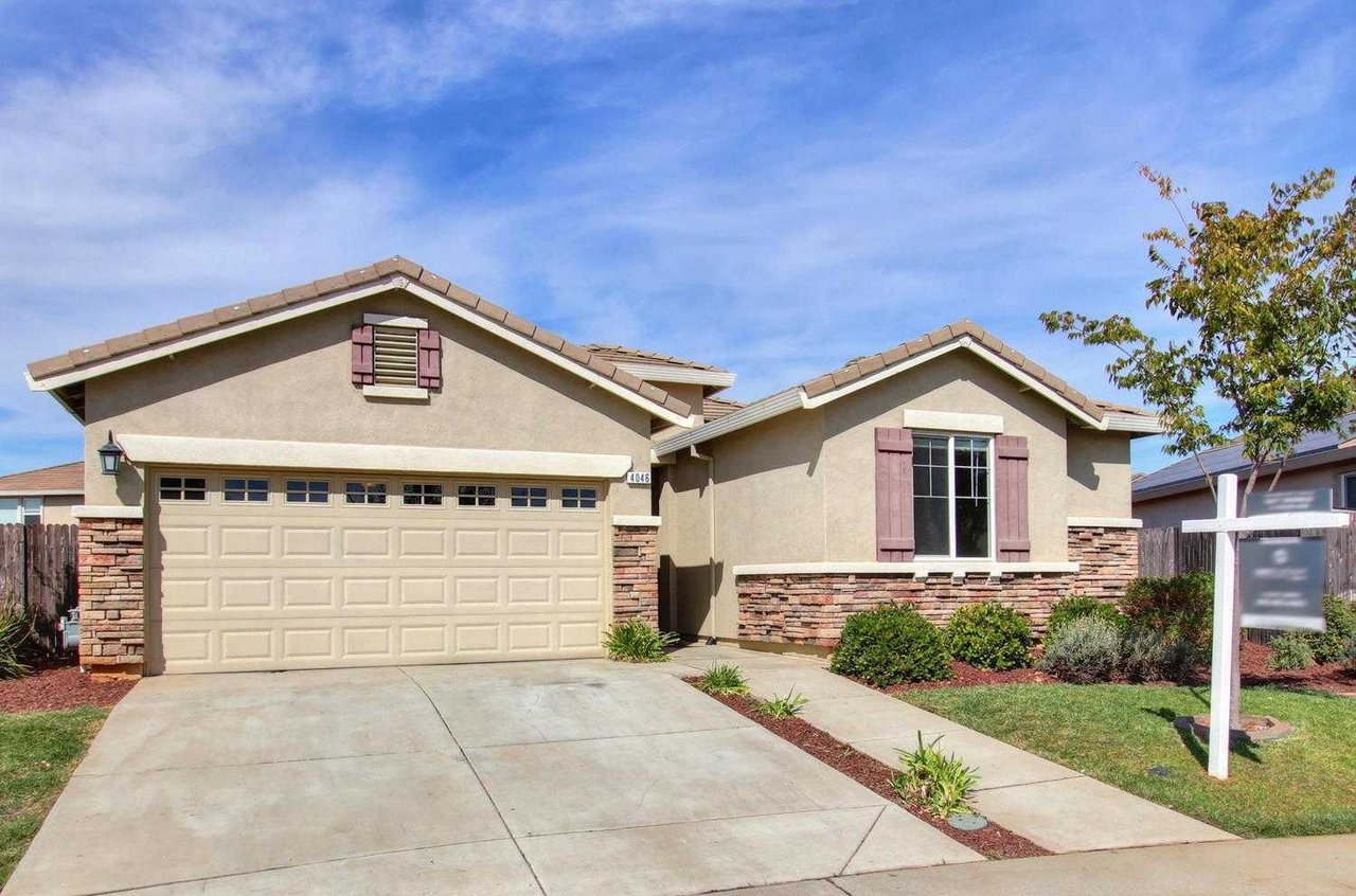 4046 Pinoche Peak Way