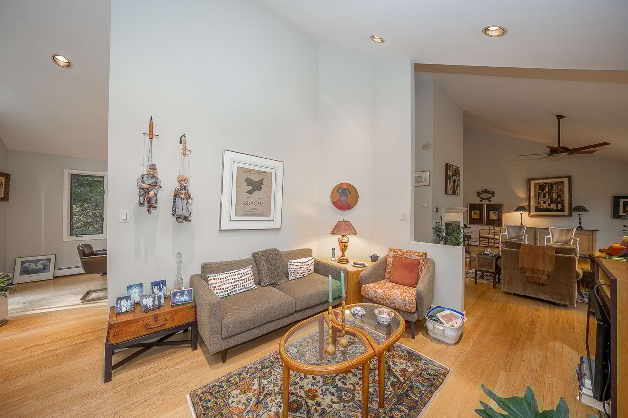 334 Malin Rd