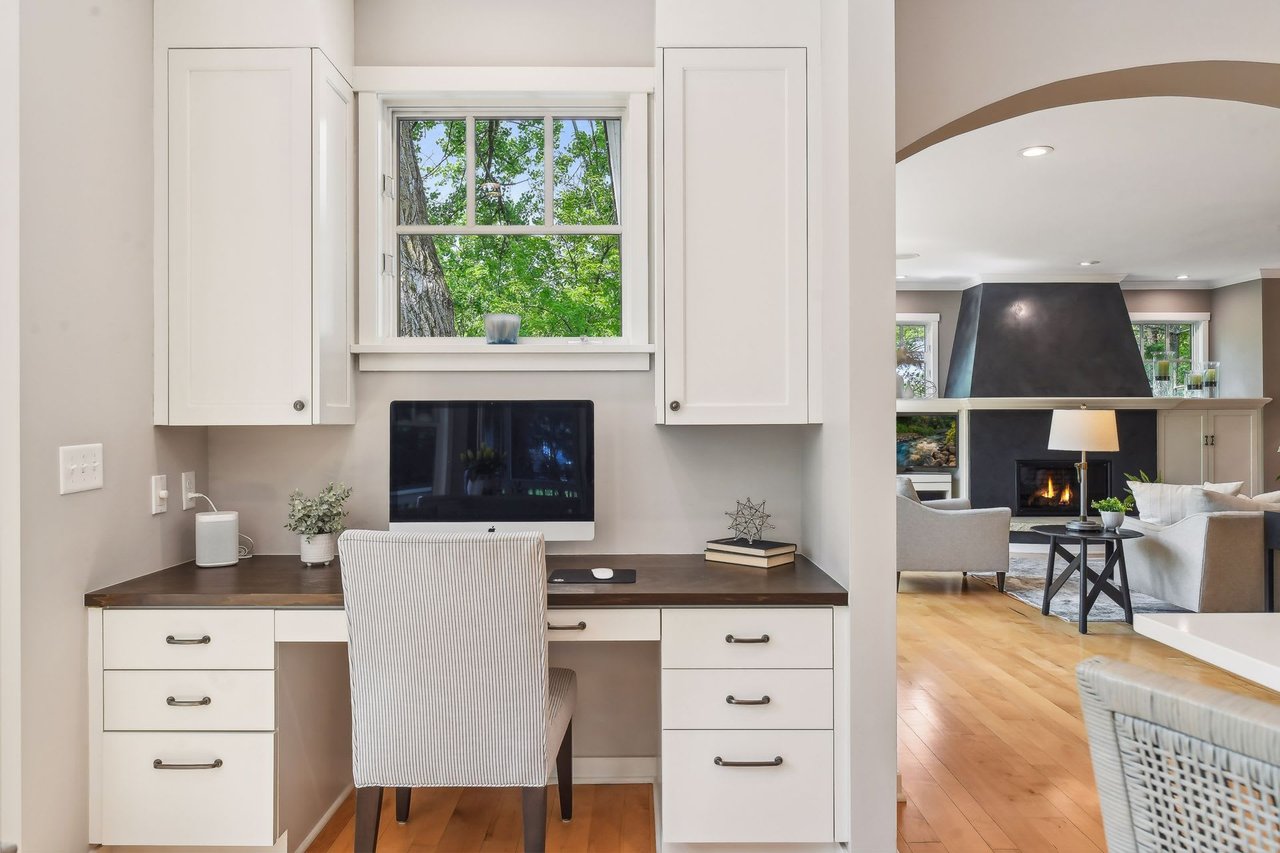 *PENDING* 20395 Linden Road, Deephaven