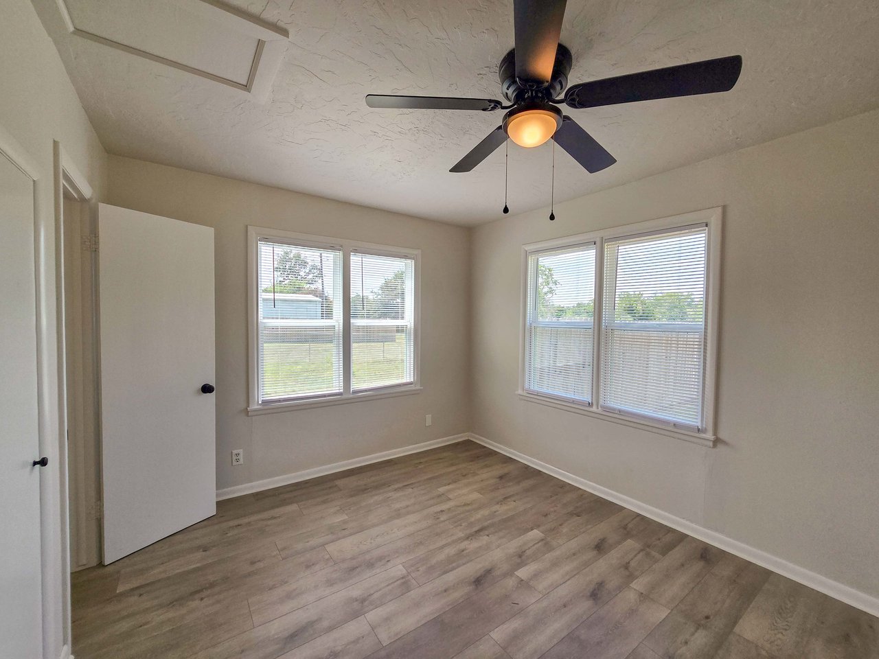 1224 N Market Ave 1/2