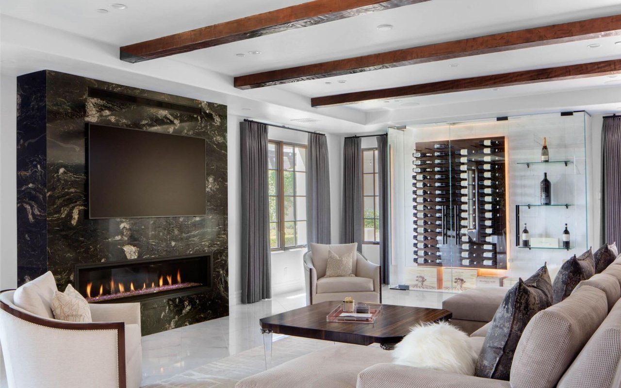 Paradise Valley Luxury Home & Lifestyle Guide