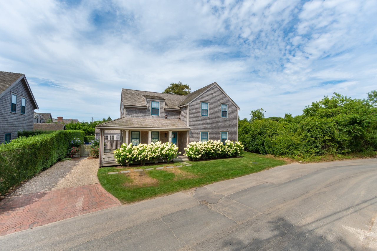 33 Vestal St