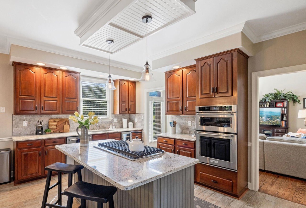10508 Eagles View Dr