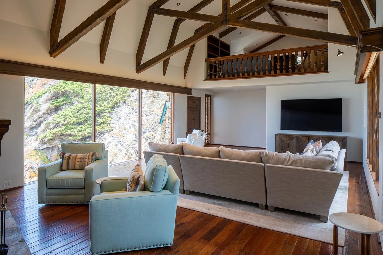 CARMEL HIGHLANDS LUXURY RENTAL - "SHIPROCK"