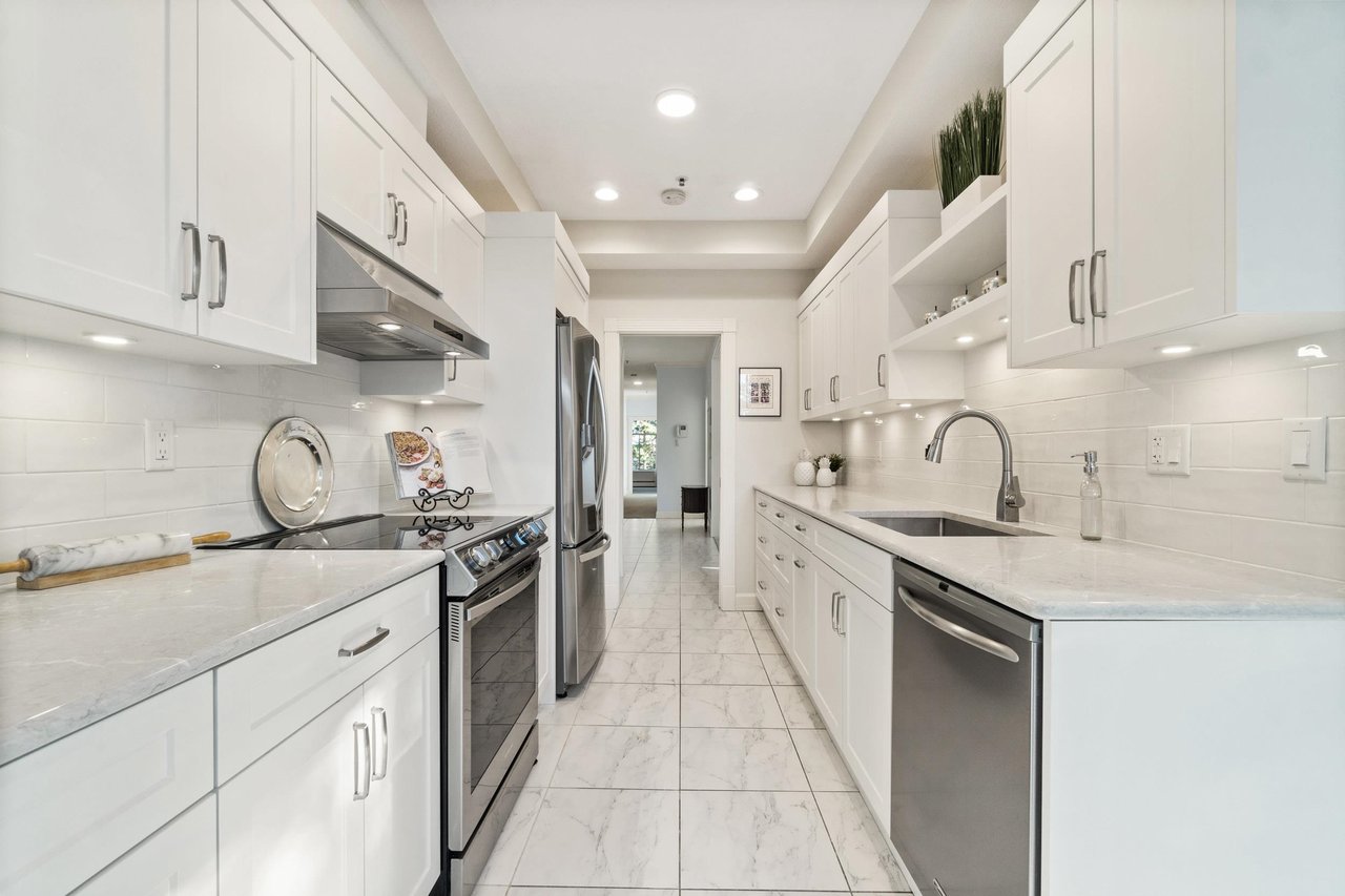 303-2210 W 40th Ave