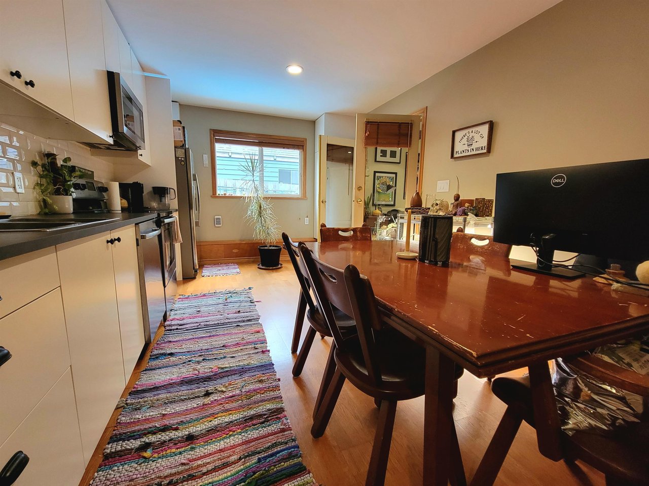 2552 Jura Cres