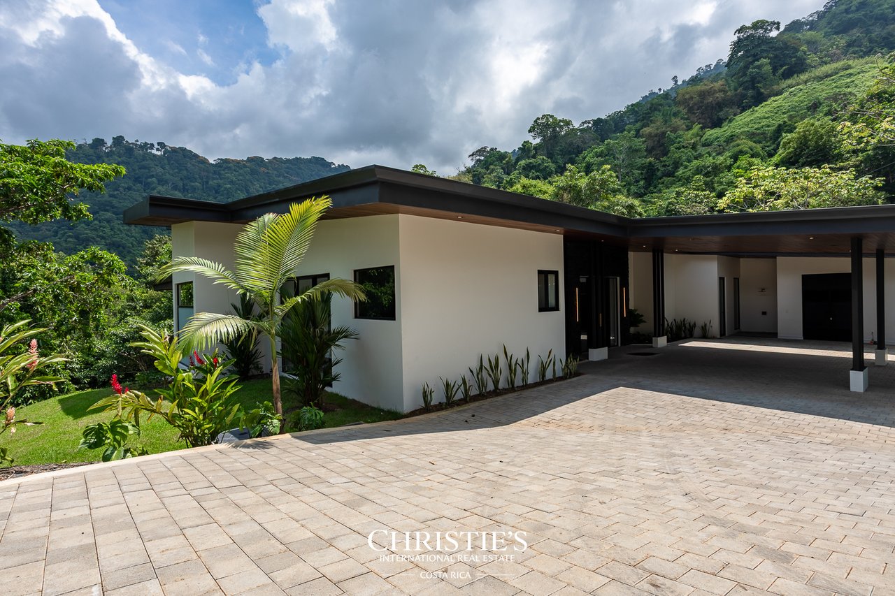 New Modern Tropical Villa 