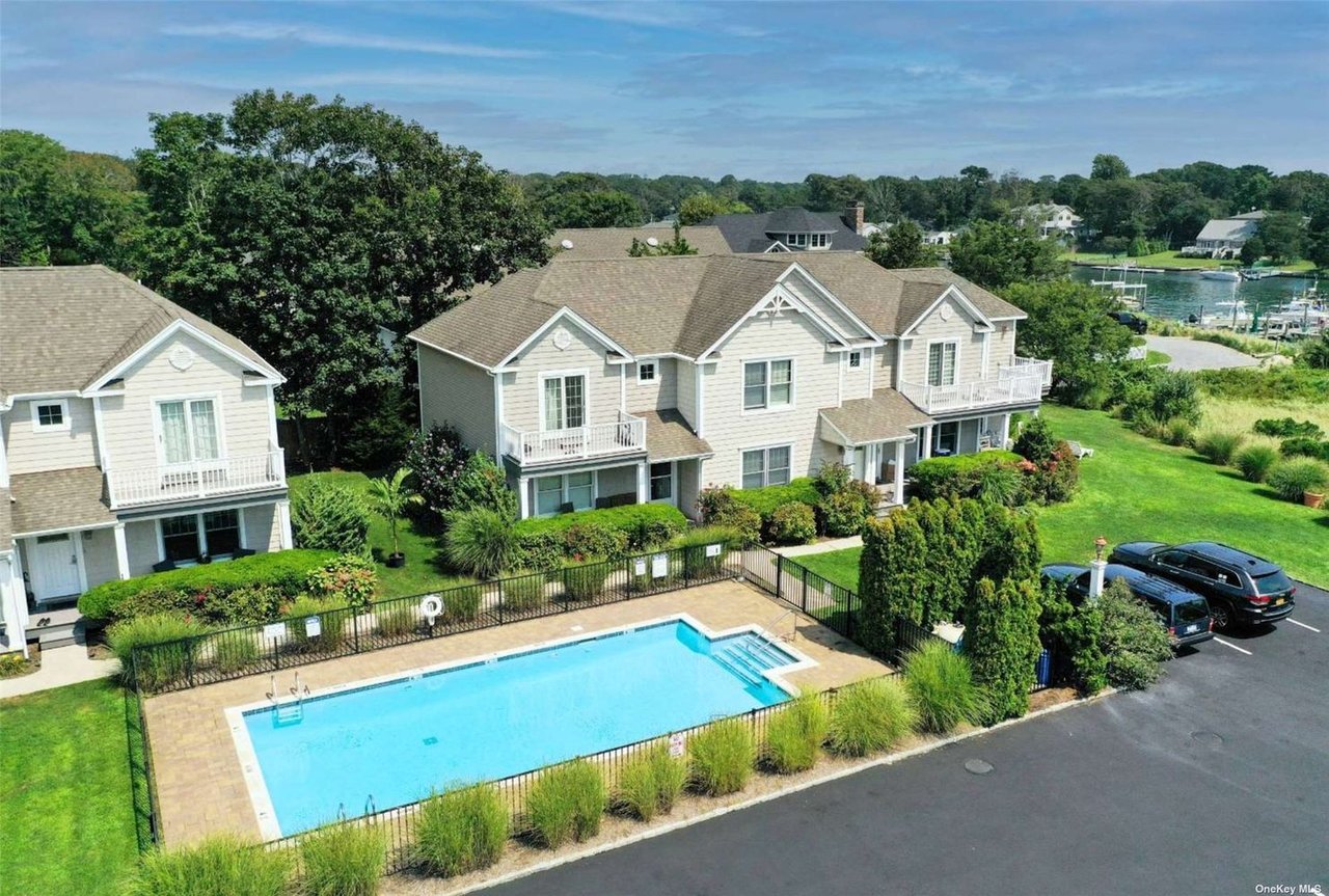 29 Gardners Ln #3B