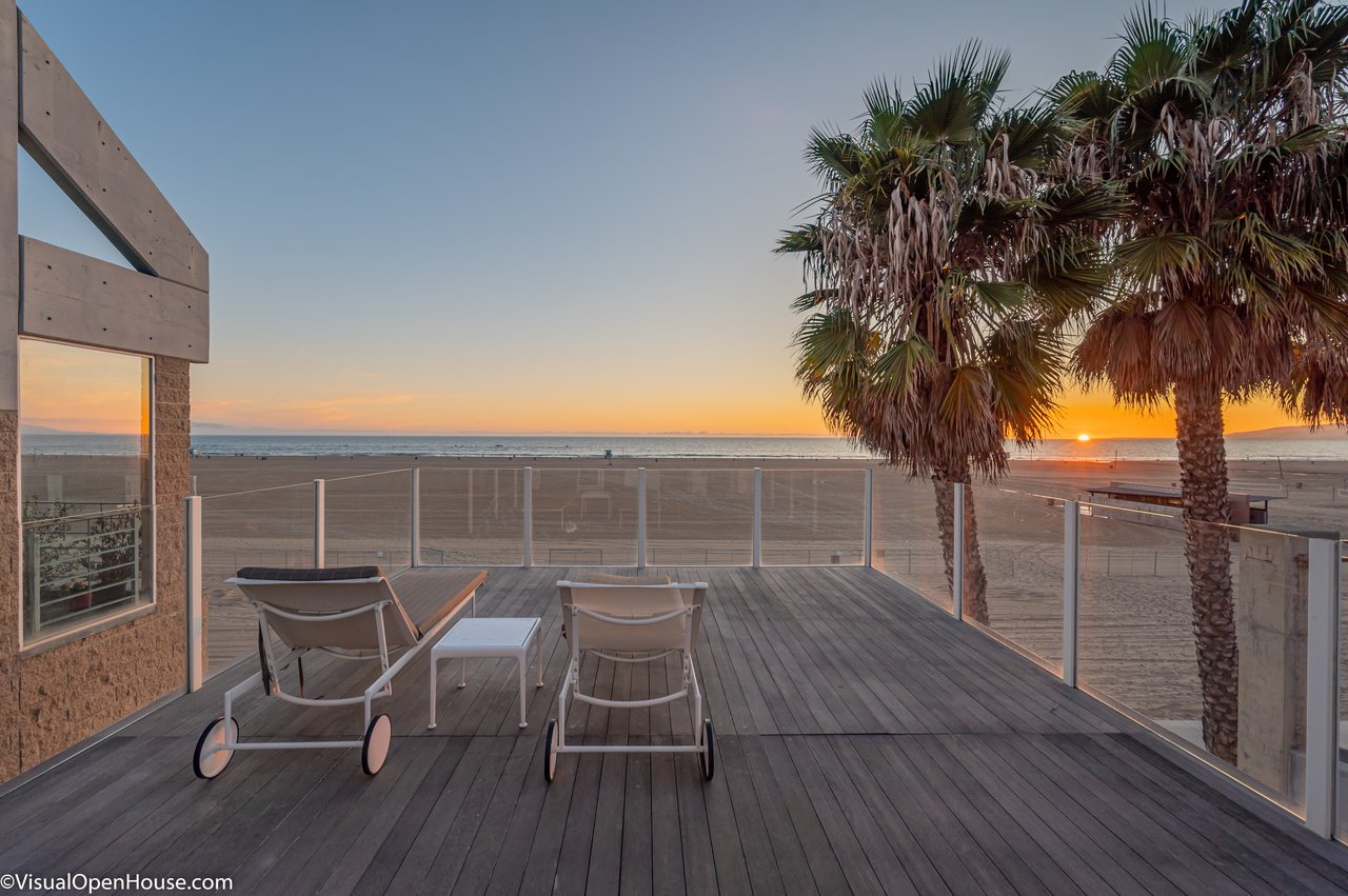 1267 Palisades Beach Road