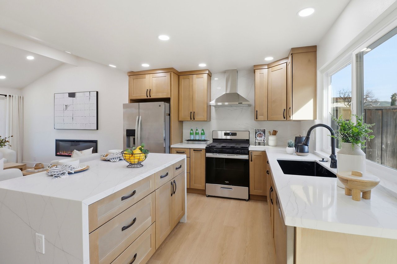 2272 Shadowtree Dr, San Jose, CA 95131