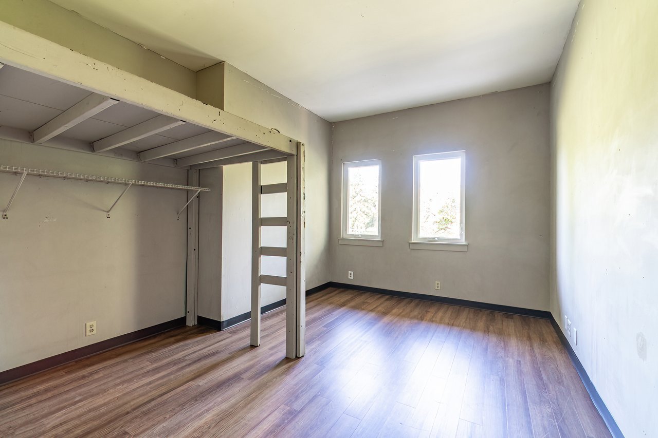 Ball State Greek House Goes to Public Auction