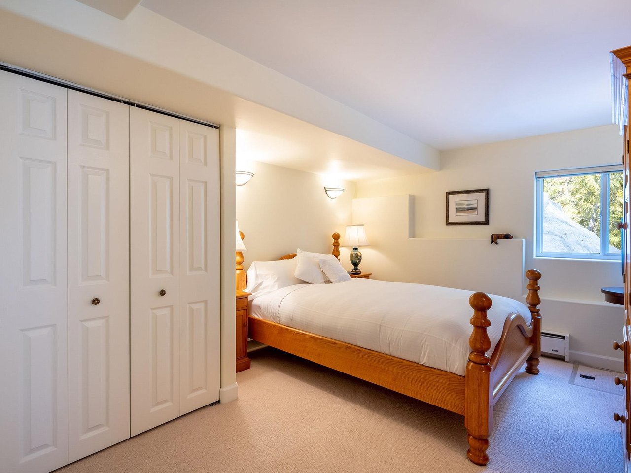 9-3554 Falcon Cres